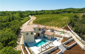 Amazing Home In Bartici With Wifi